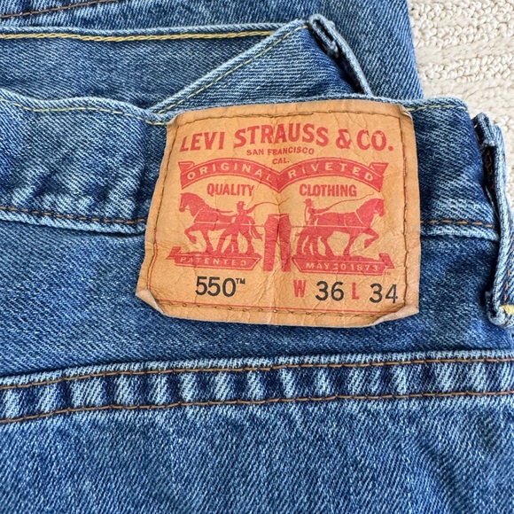 Levi's® Mens 550™ Tapered Leg Relaxed Fit Jean 36x34 - Picture 2 of 6